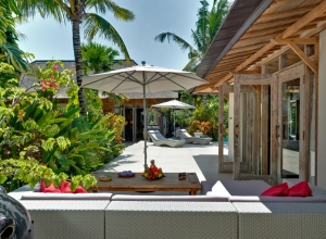 Villa Kudus - outdoor lounging area