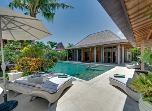 Villa Kudus - poolside