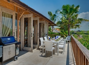 Villa Kudus - outdoor dining